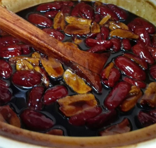 卵巢年轻的女人，来月经时会有4个习惯，你若有2个以上，那也很好