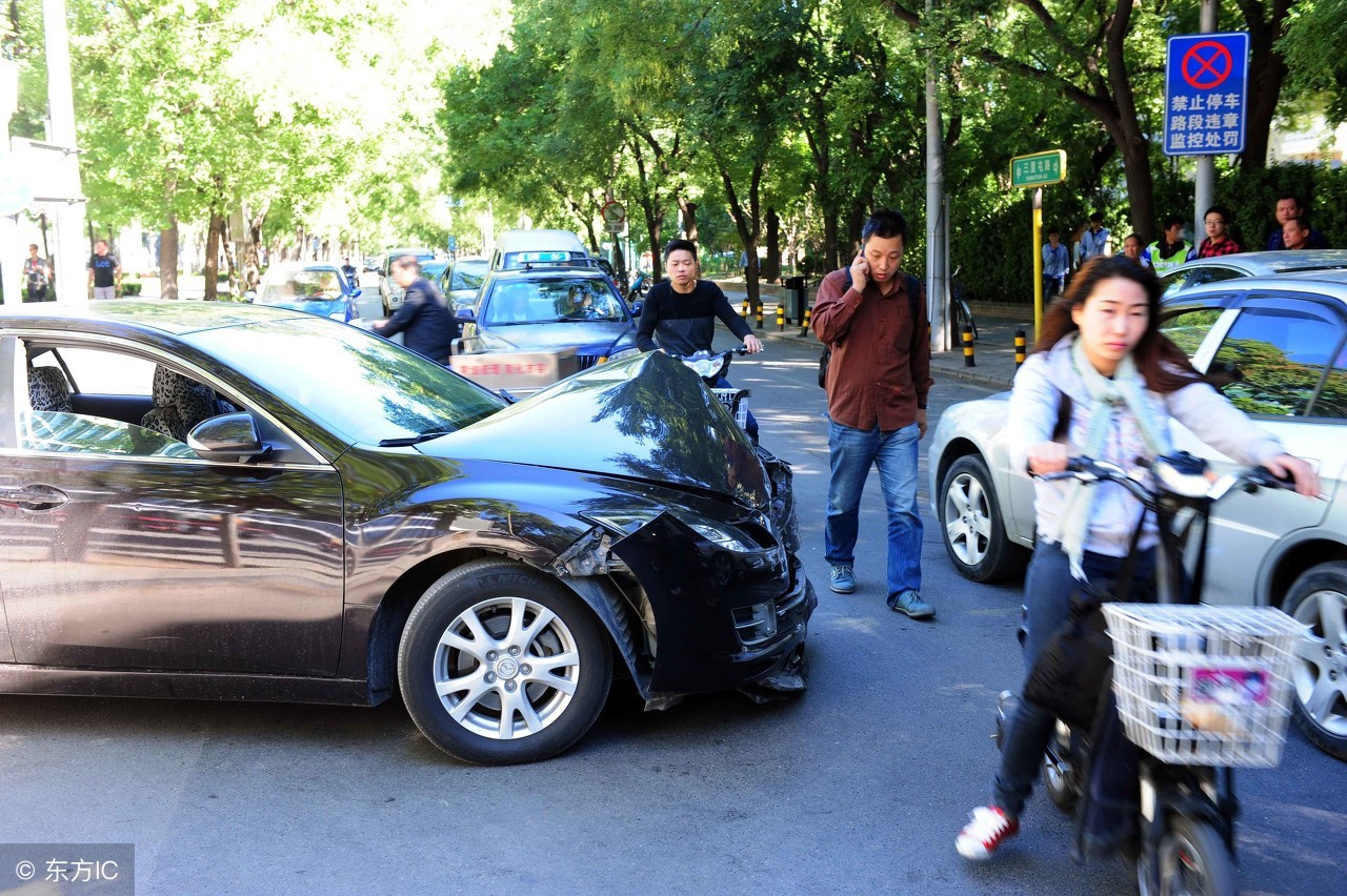 13年迈腾1.8t豪华版现在值得买吗,17年迈腾1.8t豪华版二手车多少钱