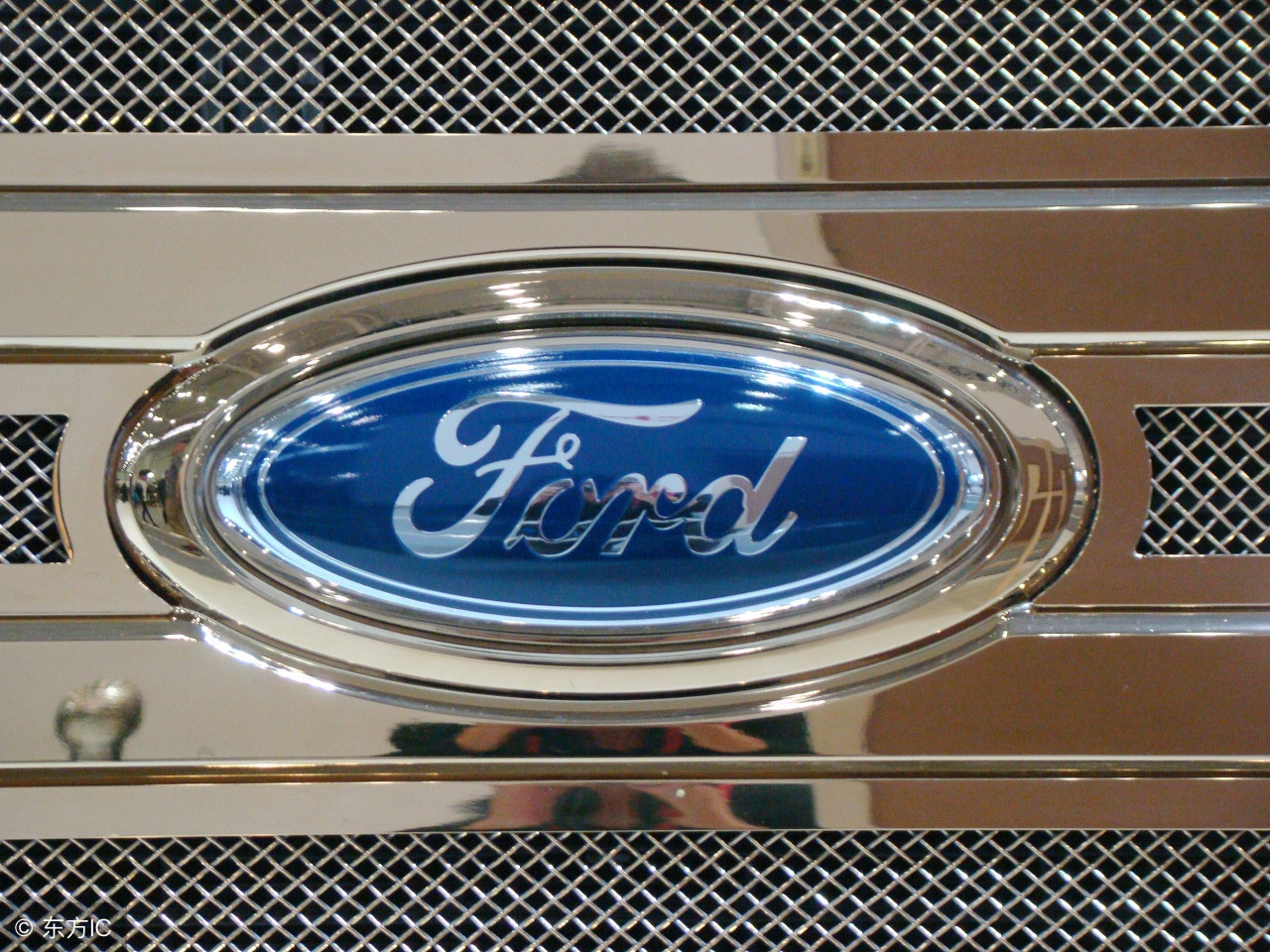 13年迈腾1.8t豪华版现在值得买吗,17年迈腾1.8t豪华版二手车多少钱