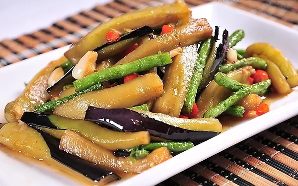 茄子，千万不能这样吃，否则后果很严重……