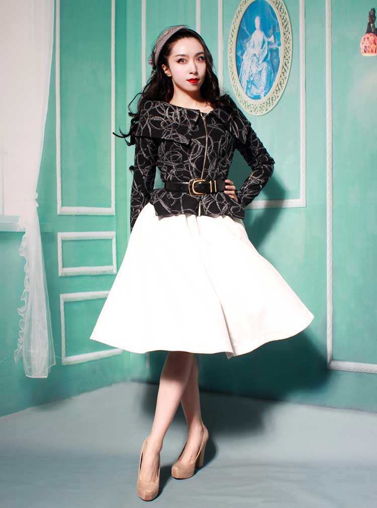 帅气机车款上衣与复古大裙摆的结合·有洒脱与优雅