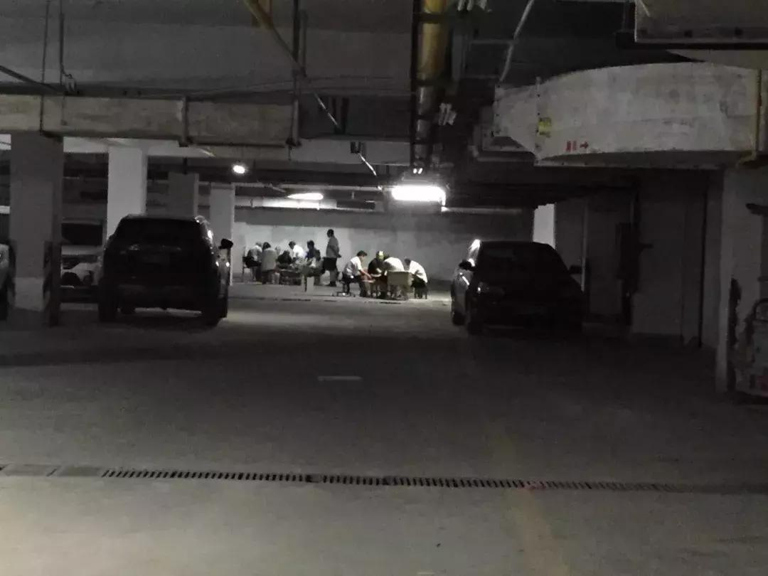 惊了！徐州一老小区，电梯坏了，还卖1.3万/㎡！