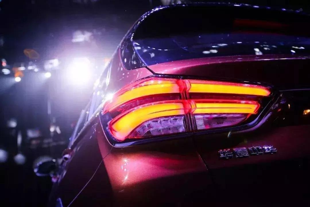 华晨中华v7新款,最新华晨中华v7