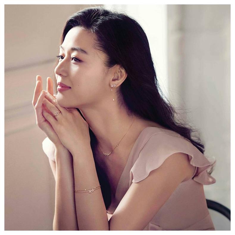 职场穿搭女装金秘书,金秘书经典配饰