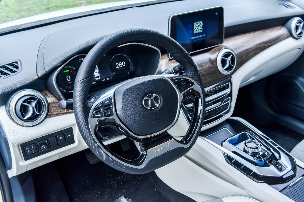 北汽新能源eu5试驾视频,体验新能源