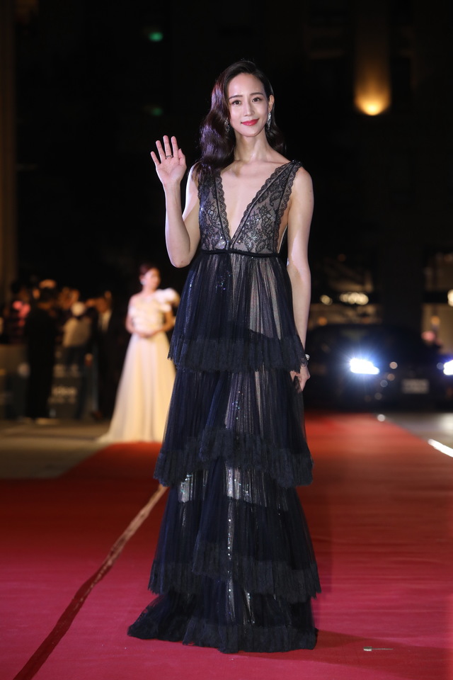 c罗前任同台争艳,c罗新欢身材傲人