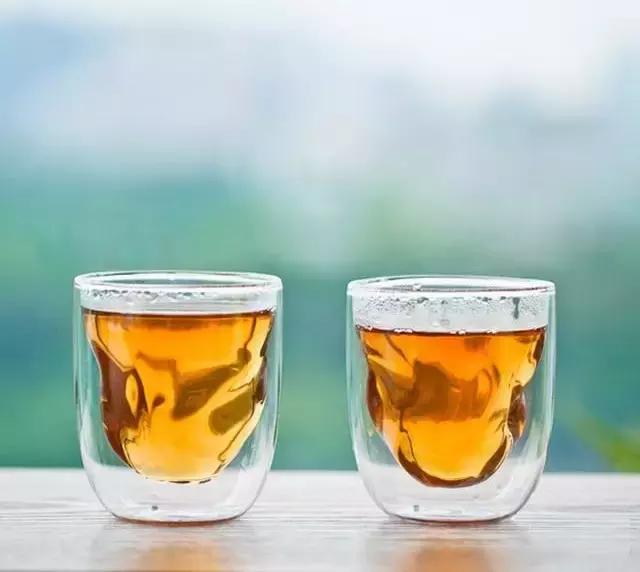 玻璃茶具和陶瓷茶具哪个更好,玻璃茶具泡茶的优缺点