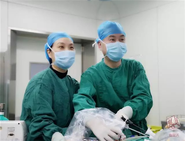 从小到大都没来过月经子宫很小,女子18年不来月经一查没有子宫