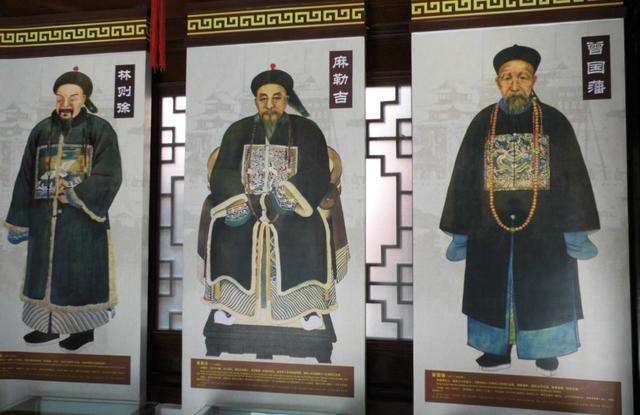 清朝武官为什么级别比文官高,清朝的一品武官现在什么级别