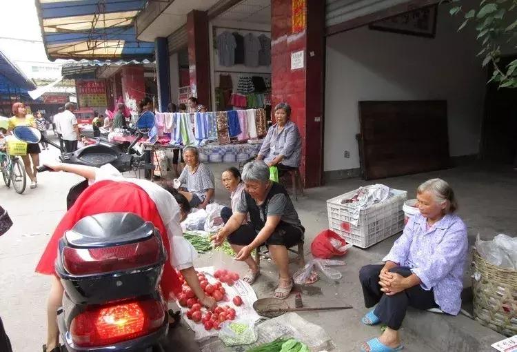住在乐山杨湾乡的快乐，是一般人想象不到的……