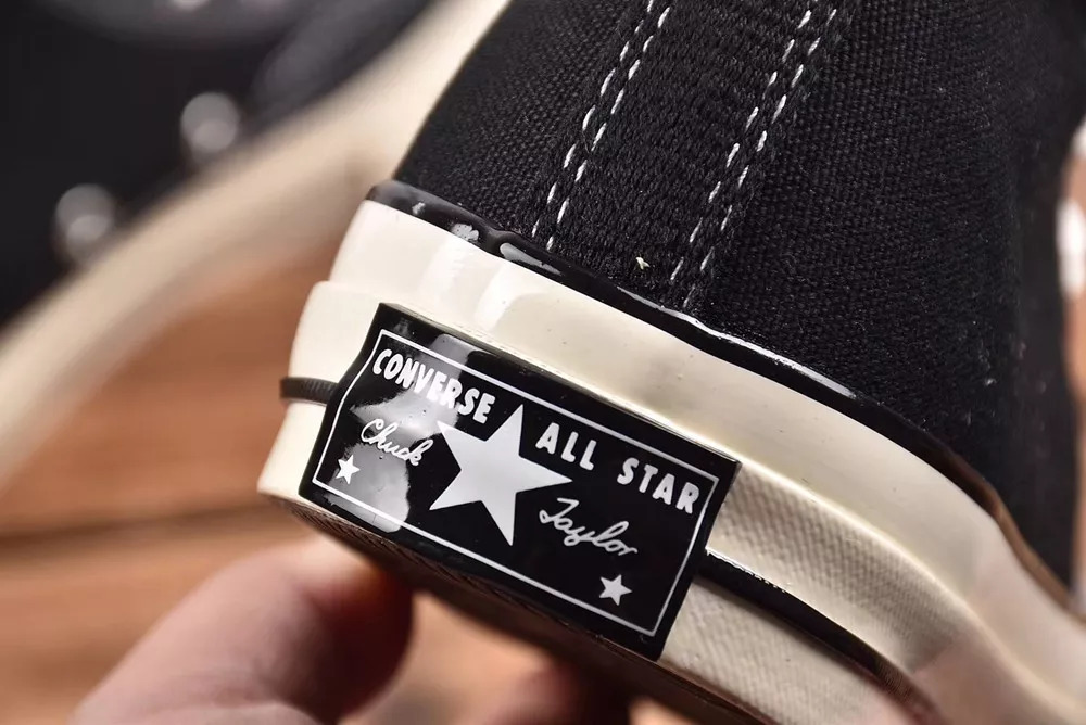 粉丝注意了，白送一双Converse经典ALLSTAR，一起来作吧