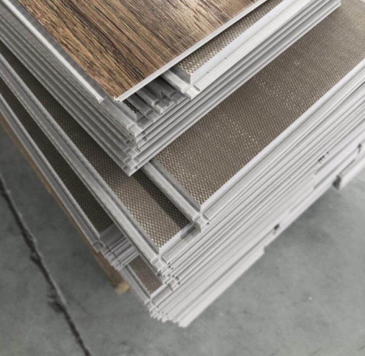 为啥老外都铺地毯,终于知道为啥大家都改铺spc地板