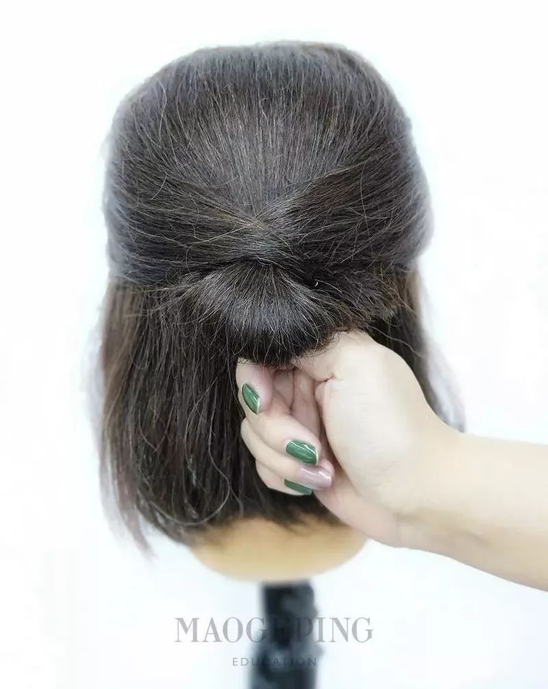 女童8-9岁中短发怎么扎简单又漂亮,30岁短发怎么扎好看又简单漂亮