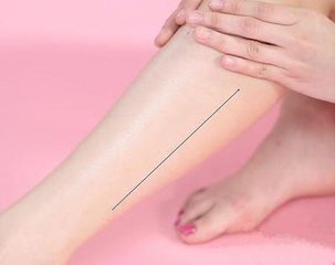 夜间熬夜久坐小腿浮肿,老人久坐脚小腿浮肿是什么原因