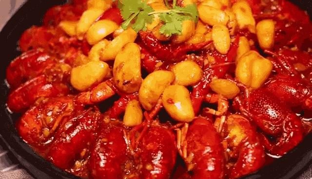 大连一家因为差评而火的店,大连风情街生意火爆