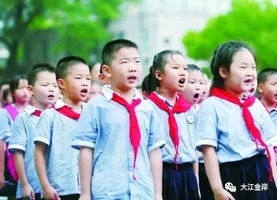 以梦为马不负韶华青春寄语,以梦为马才不负韶华全诗