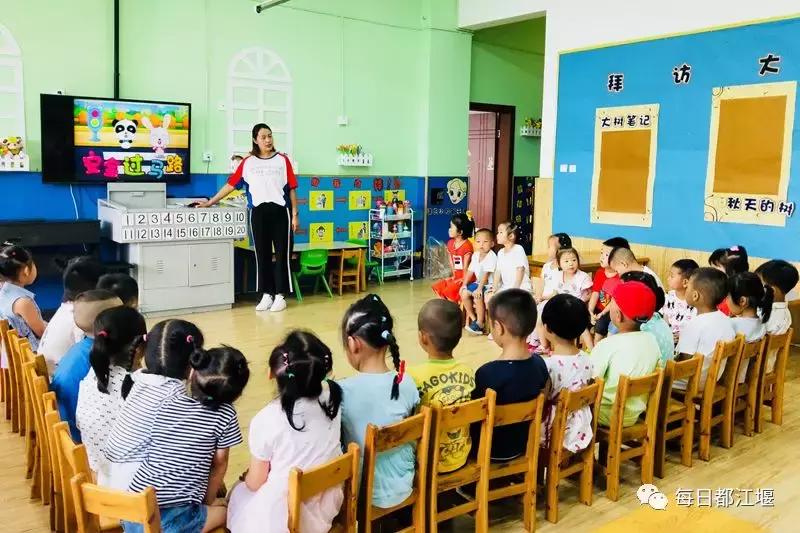 九月，我们开学啦！把天府故事读给世界听……