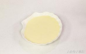 牛奶炖鸡蛋可以加蜂蜜吗,牛奶和鸡蛋可以在一起炖吗