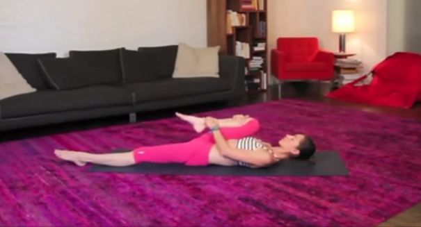 平躺抬腿90度腿伸不直练哪块肌肉,躺着高抬腿瘦哪里效果明显