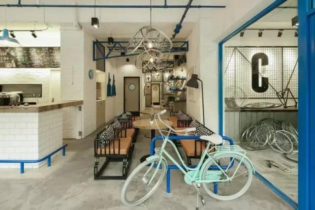 消失多年的永久牌自行车开了家咖啡馆，复古风格勾起无数网友情怀