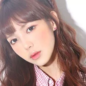 最火刘海女生显脸小适合大饼脸,一分钟就能搞定的发型显脸小