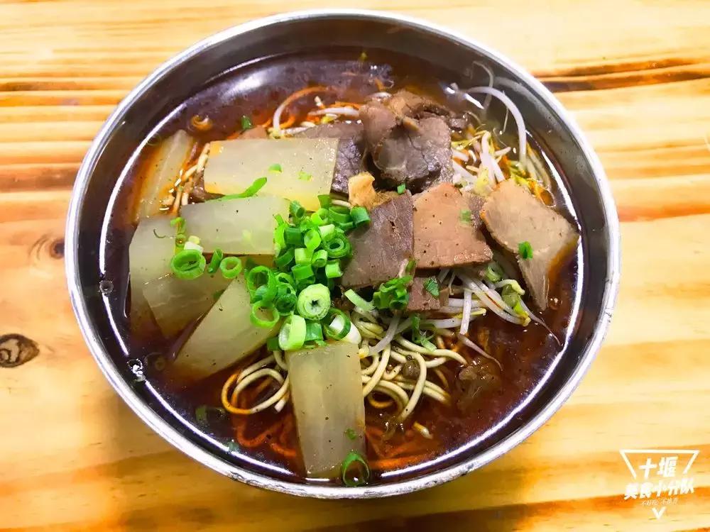 13年只卖4种面，三堰河道边的老阮，叱咤整条早餐街