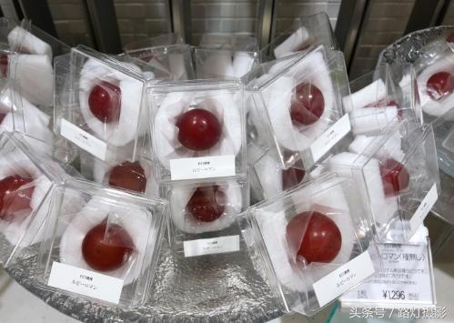 国内5块钱一斤都嫌贵，日本一颗葡萄就要卖79元？中国游客醒醒！