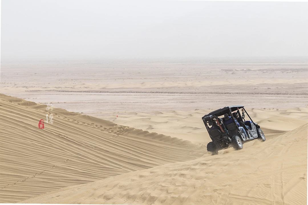 喀什库木塔格沙漠冲浪体验,沙漠滑沙比海上冲浪还过瘾