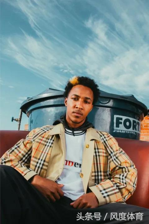 怎样穿球衣才不会怪怪的,怎么穿球衣不露腋下