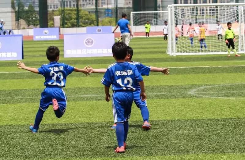 看过来，幸运星俱乐部0506070809梯队面向全国招新啦！