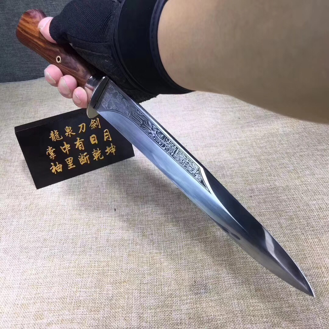 *首匕**短刀——龙血.