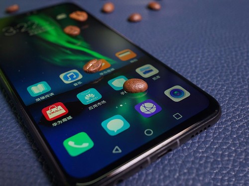 荣耀8X真机图赏，麒麟710，2000+200W双摄，4+64G，售价1399元