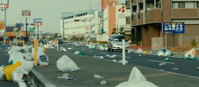 被现代文明“绑架”的家庭有多惨，这部电影拍出了答案