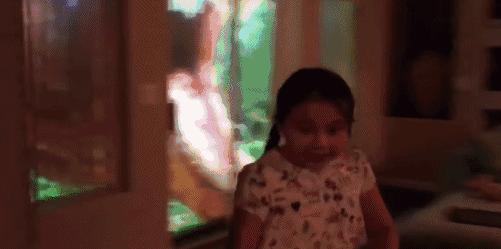 女儿的房间被改成儿童房,爸妈把女儿们的房间改成乐园