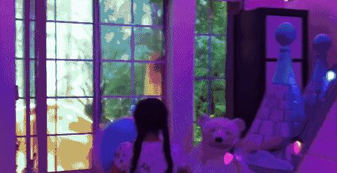 女儿的房间被改成儿童房,爸妈把女儿们的房间改成乐园