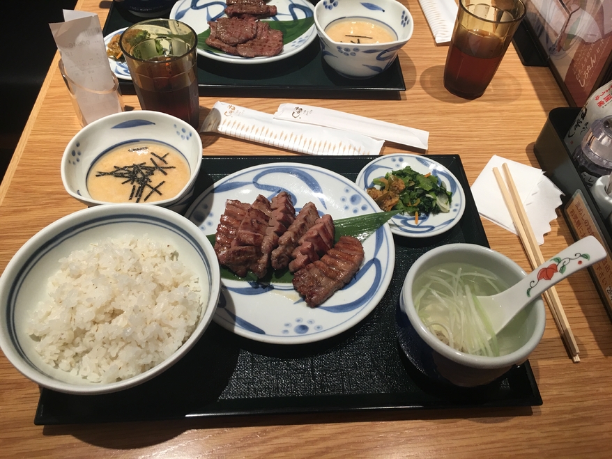 带你走进日本风土人情,跟日本女朋友一起旅游吃什么