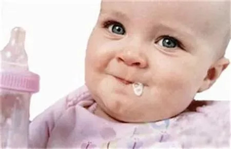 不随意掰开手指，不剪眼睫毛，不拧捏脸蛋，新生儿还有什么需要注意的？这篇文章告诉你~