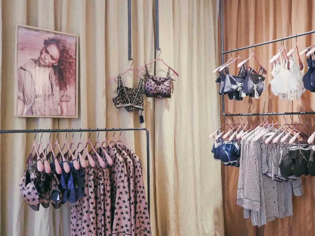 荷兰旅游购物推荐,逛荷兰奢侈品折扣店