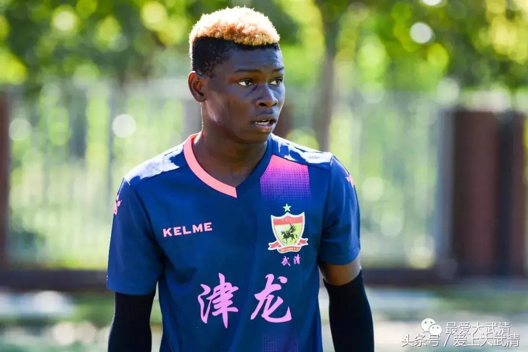 雍鑫红星·第四届武清足球协会杯盛大开幕！黑人外援惊艳亮相