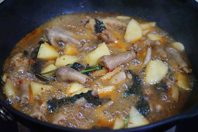 鸡爪凉拌怎么弄去骨,无骨鸡爪脱骨怎么煮不会烂