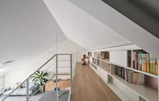 家里顶楼怎么装修,买到顶楼要怎么装修斜屋顶