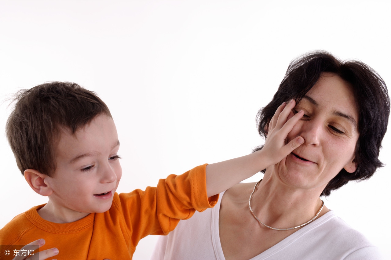 宝宝一生气就用头撞地是怎么处理,宝宝总是用头撞墙怎么回事