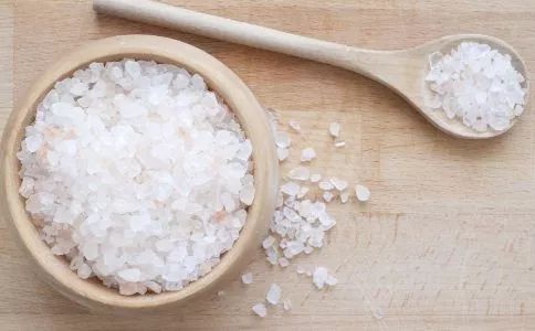 盐除了做饭还能干什么,盐除了当调味料使用还可以干什么