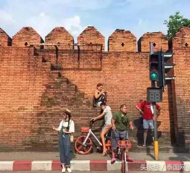 三名游客在泰国遇劫匪,一名游客在清迈迷路