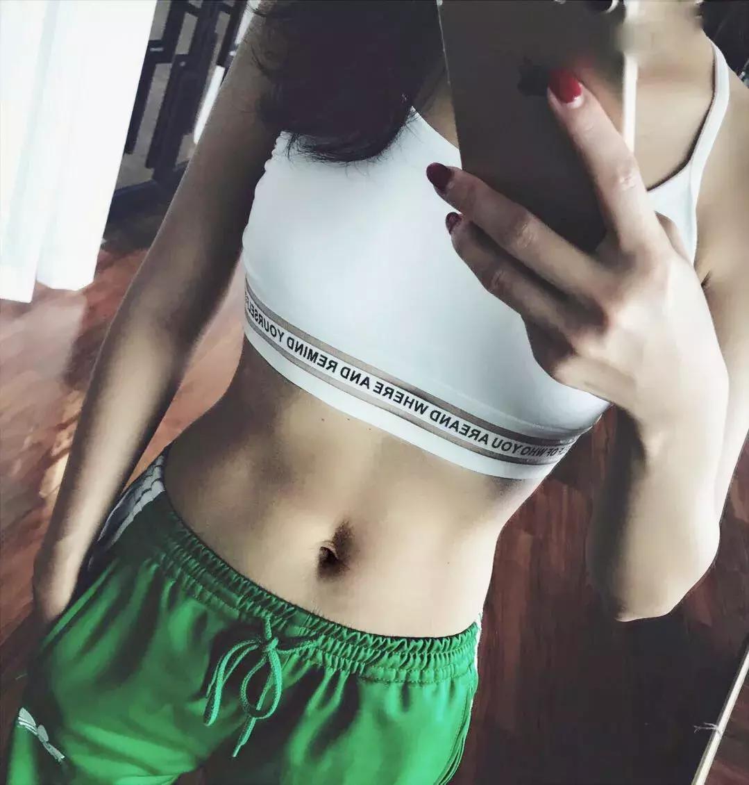 30刀就被她穿成街头女神，而你还没pick同色系？