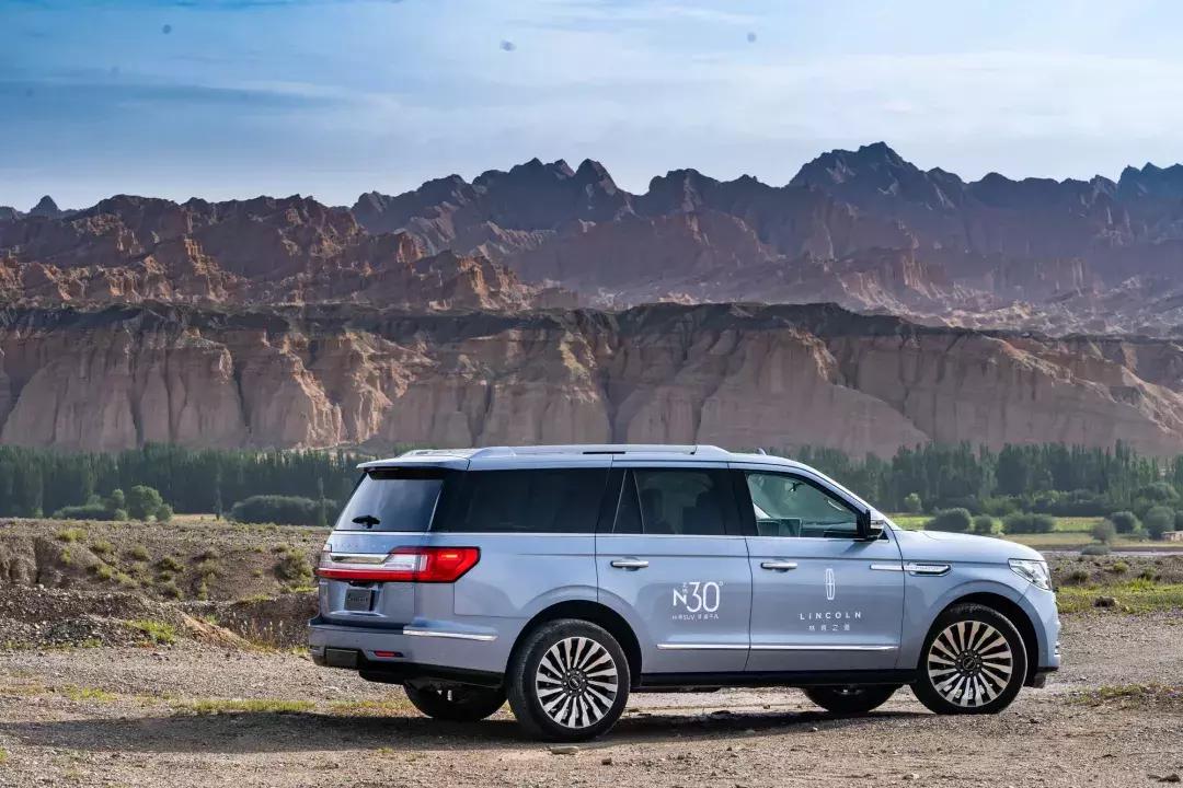 林肯领航员评测试驾视频,试驾评测2022款林肯领航员总统版