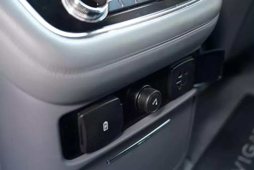 林肯领航员评测试驾视频,试驾评测2022款林肯领航员总统版