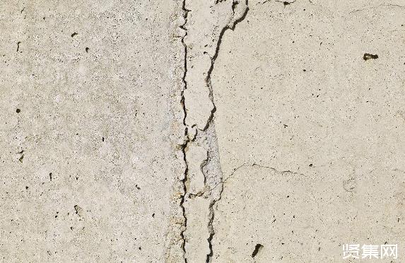 墙体裂缝导致腻子裂缝怎么处理,墙体裂缝和楼面裂缝哪个更危险