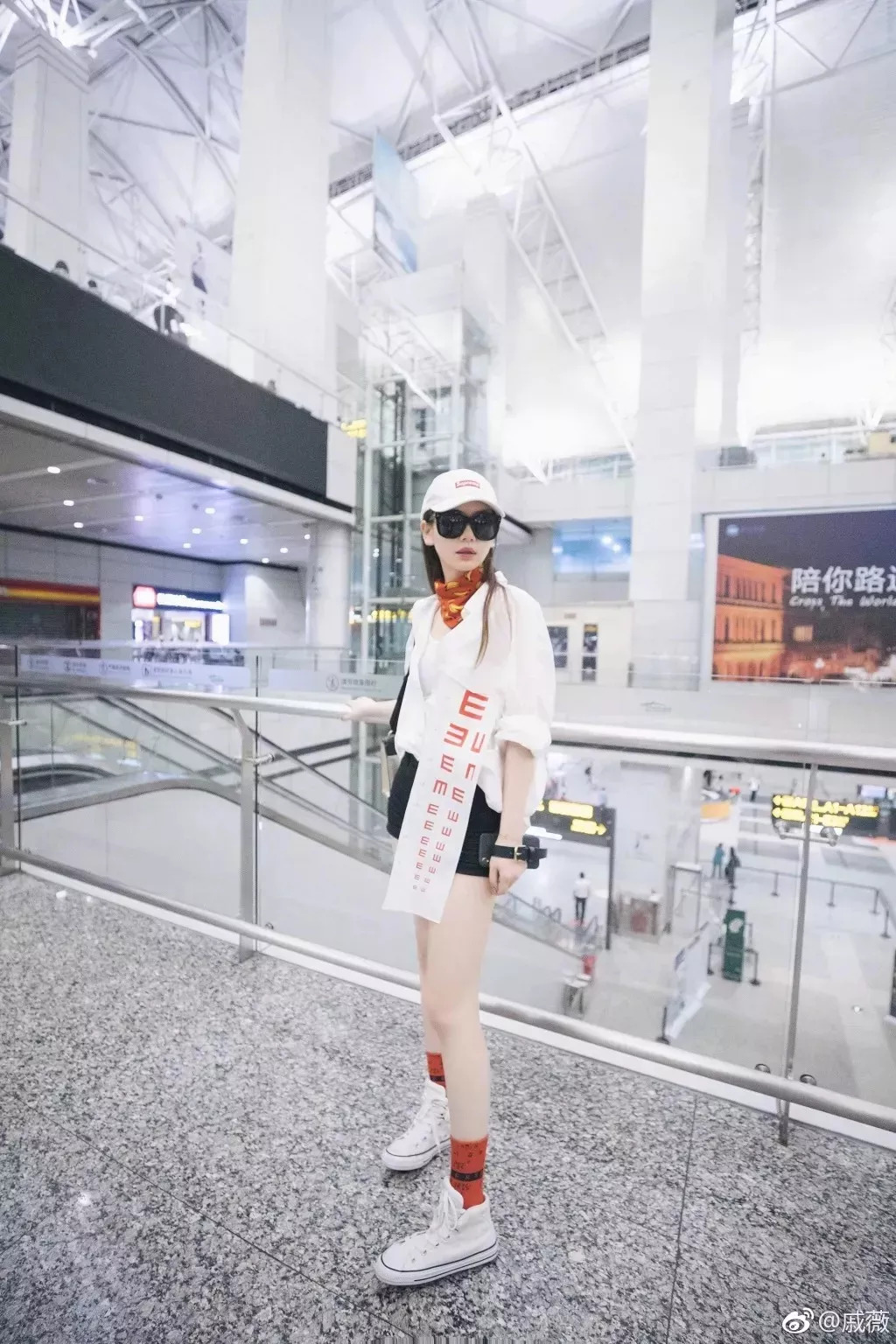 石原里美丝巾搭配图片,石原里美丝巾戴法