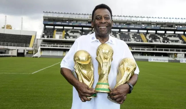 他用双脚让国家停战，这个男人我们等了40年！